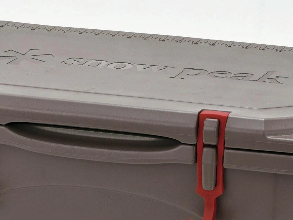 Snow Peak Hard Rock Cooler 40QT 6 Snow Peak Hard Rock Cooler 40QT - Image 4