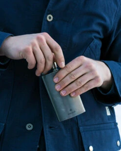 Snow Peak Titanium Flask L -Outdoor Camping Sale titanium flask L t 013 lifestyle 05